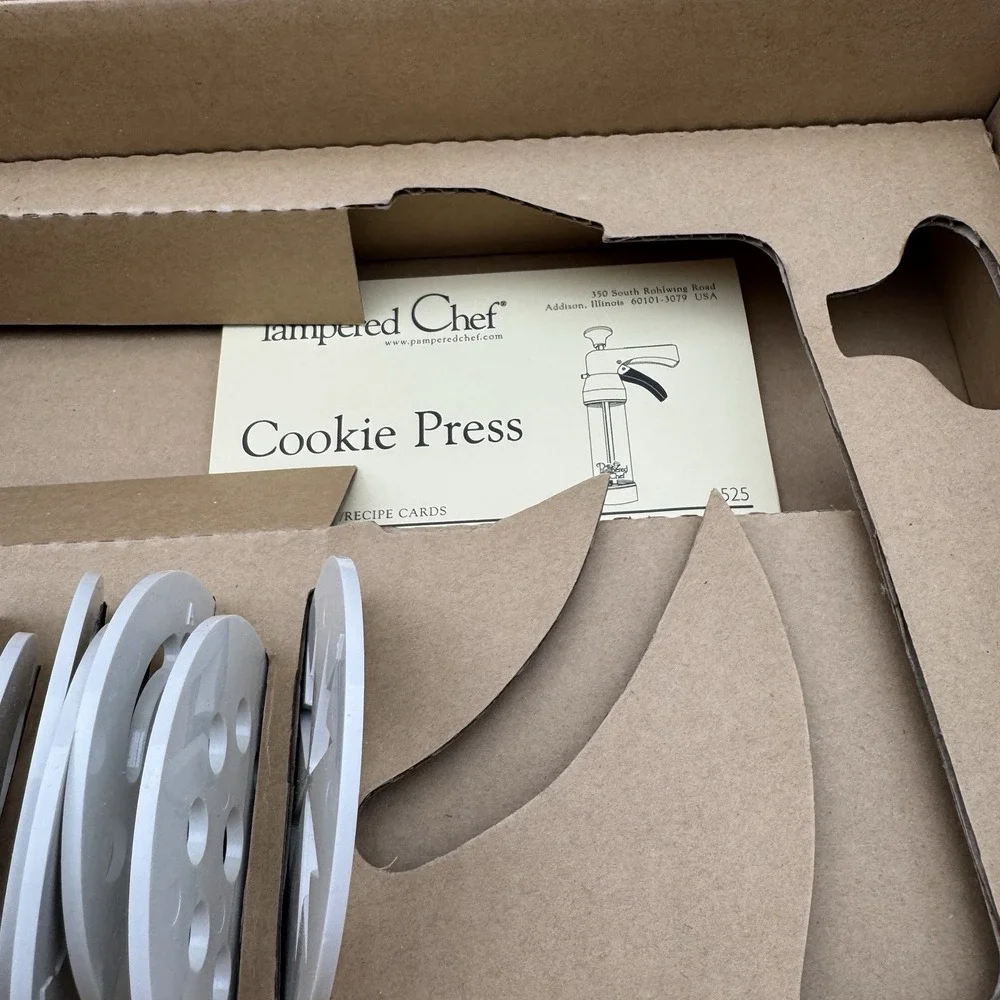 The Pampered Chef Cookie Press #1525‎ RETIRED - 16 Discs - In Original Box